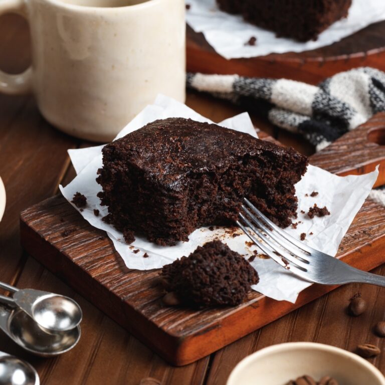 Bolo de chocolate com café vegano e sem lactose