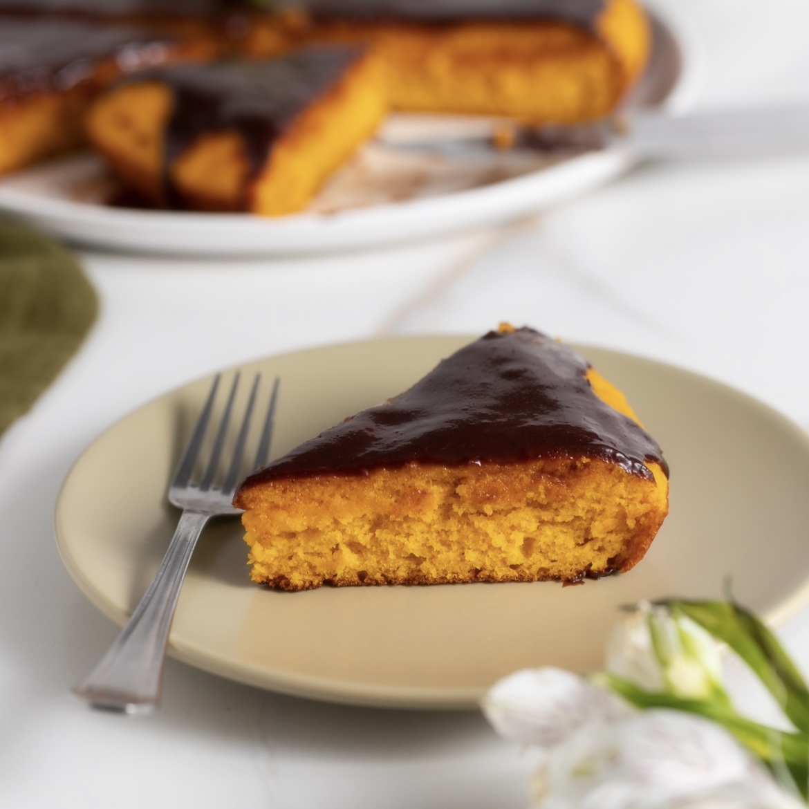 BOLO DE CHOCOLATE FEITO NA PANELA OU FRIGIDEIRA 