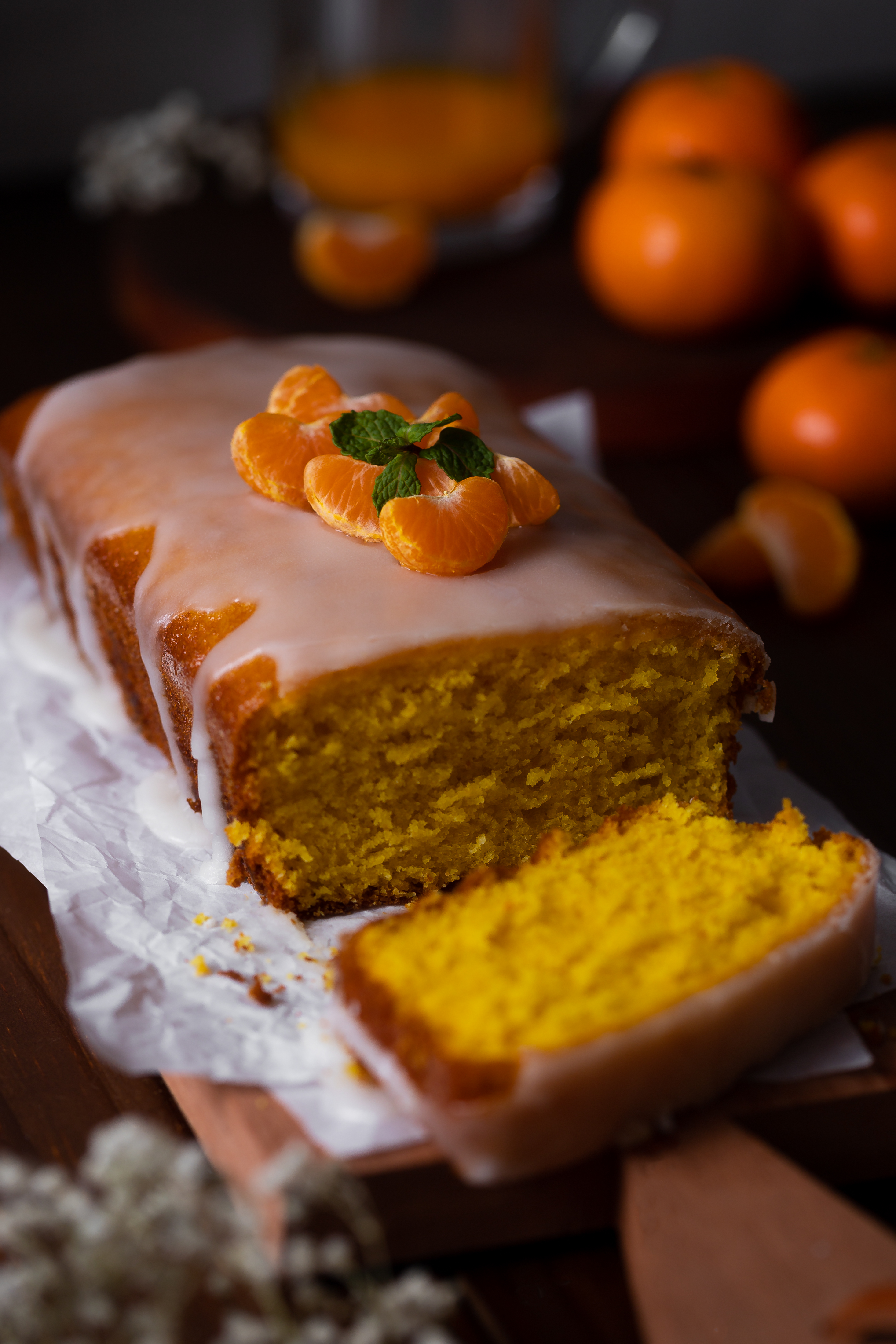 bolo de mexerica vegano com cobertura de açúcar