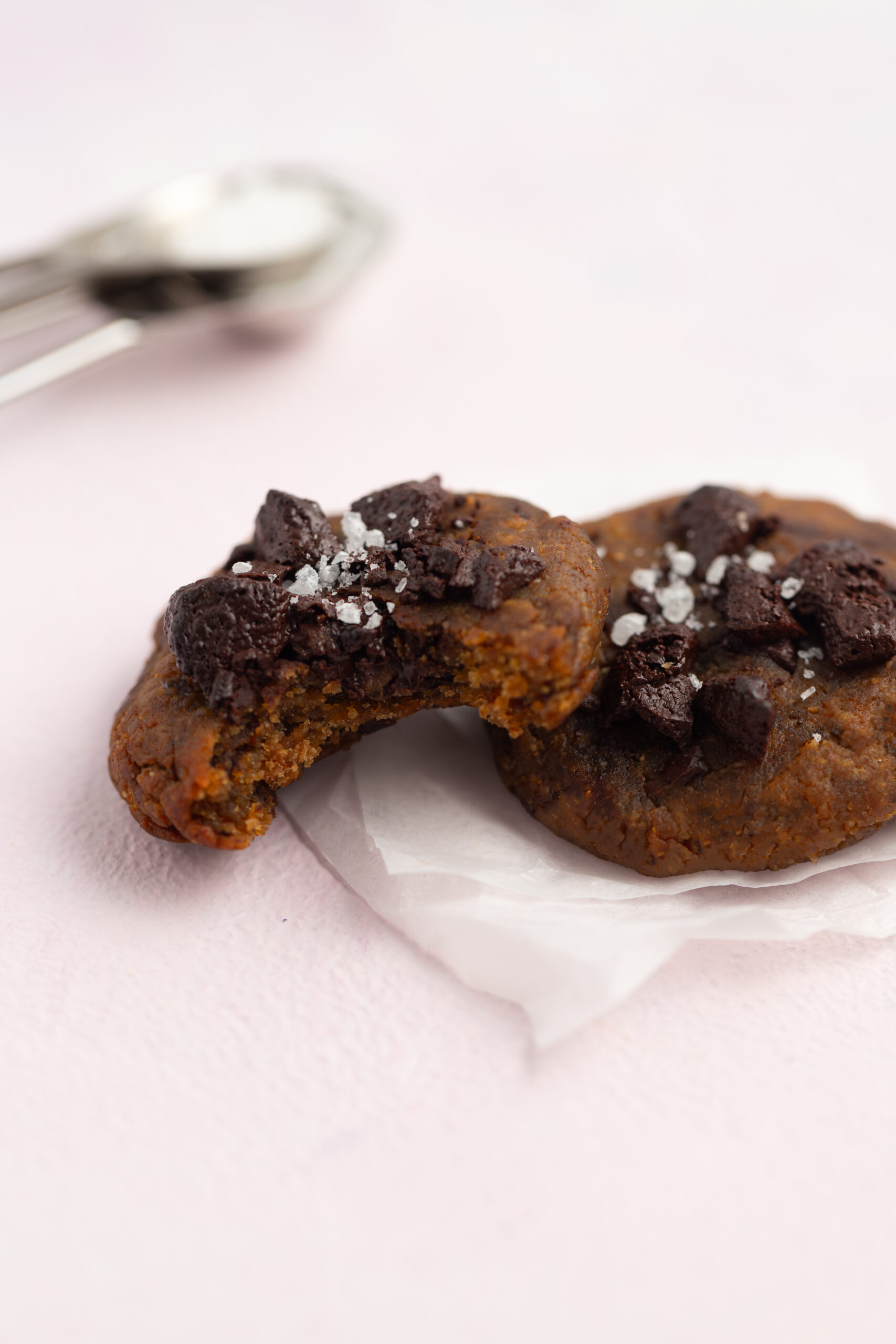 cookie de grão de bico proteico, vegano e saudável