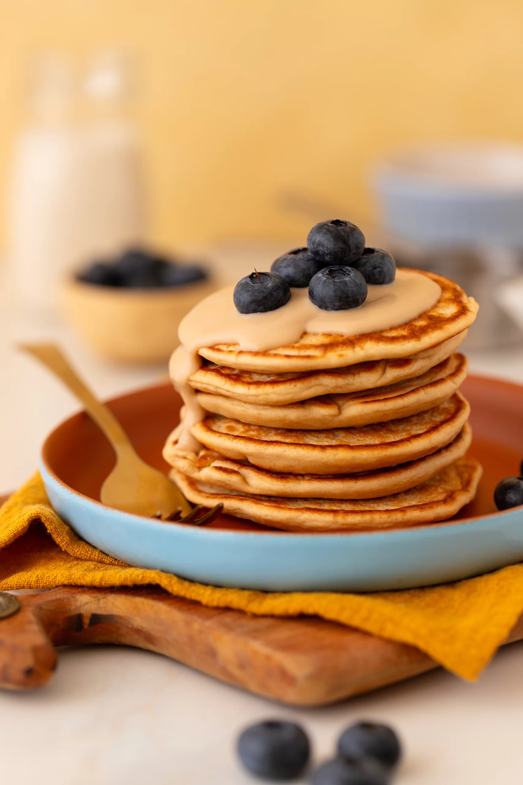 torre de panquecas veganas (fáceis e proteicas)