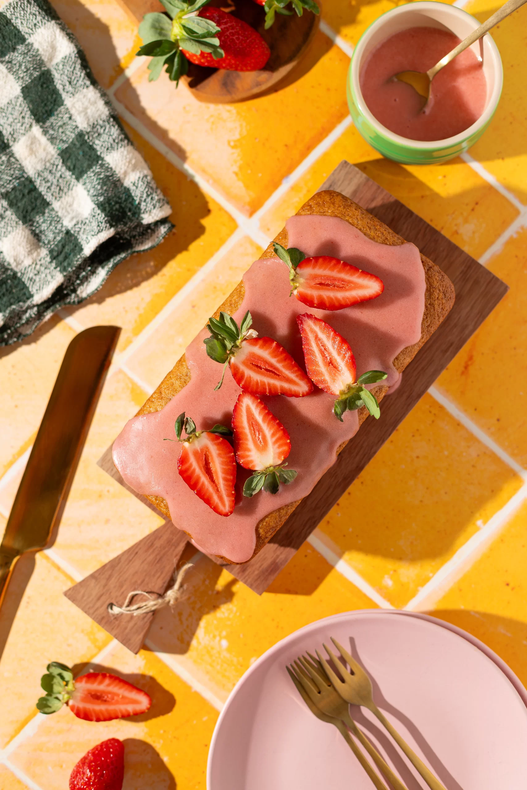 Bolo de Morango sem lactose e vegano