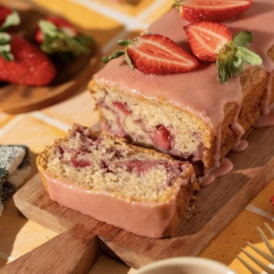 bolo de morango vegano fácil